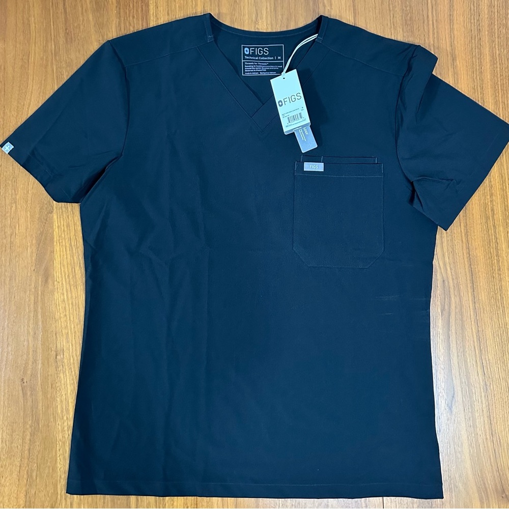 NEW. Figs Technical Leon Scrub Top in Men’s Slim Medium, Black